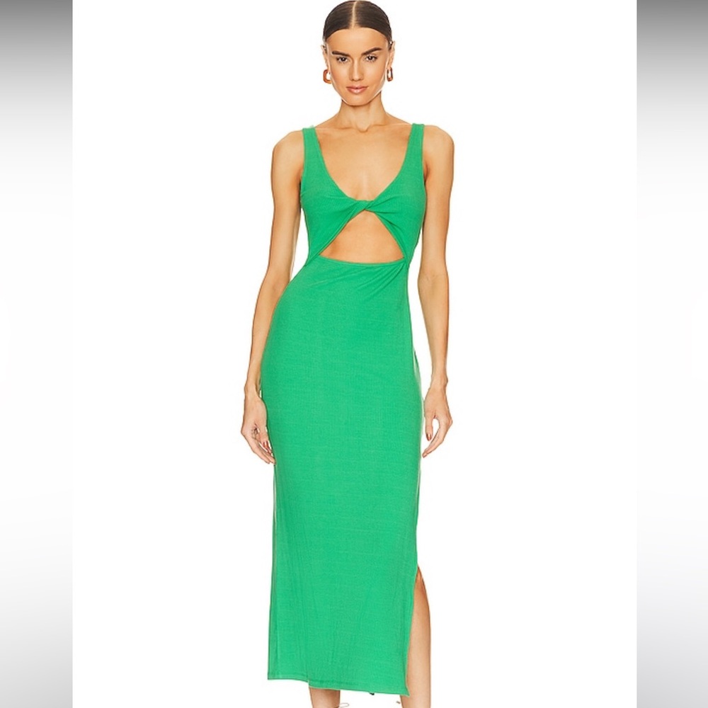 Love this dress. I bought two and didn’t return one in time.So many compliments